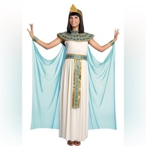 Adult size small  cleopatra Halloween costume in like new condition!